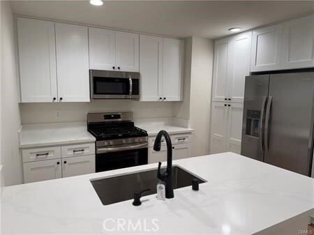 Building Photo - 1336 Calle Tulipan
