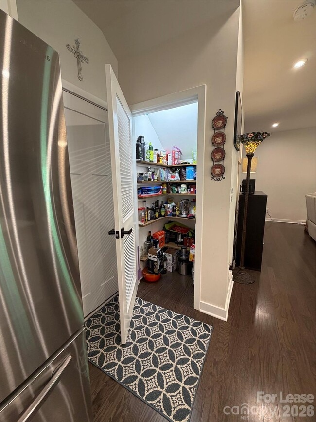 Building Photo - 163 Beacon Dr