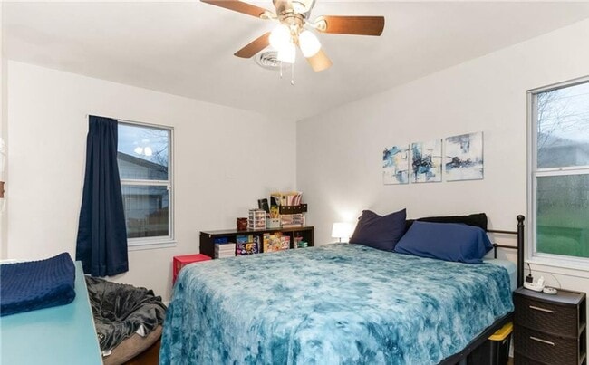 Building Photo - Cute 3-bedroom 2-bathroom house in Cove!