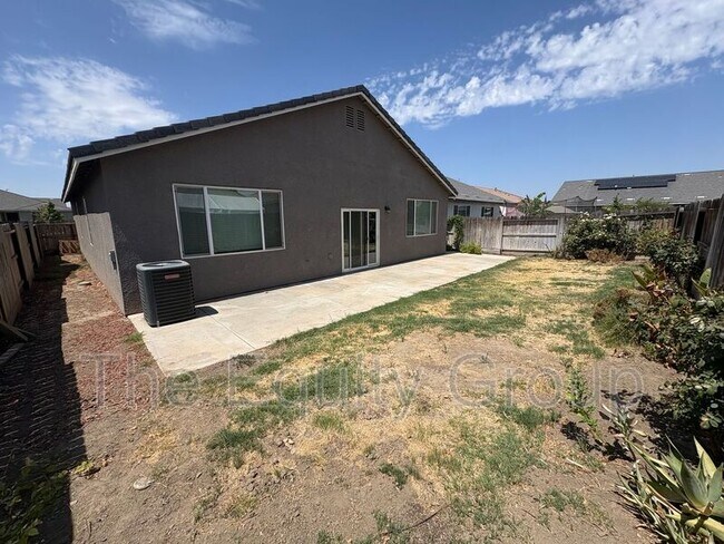 Building Photo - 2240 S Lebec St