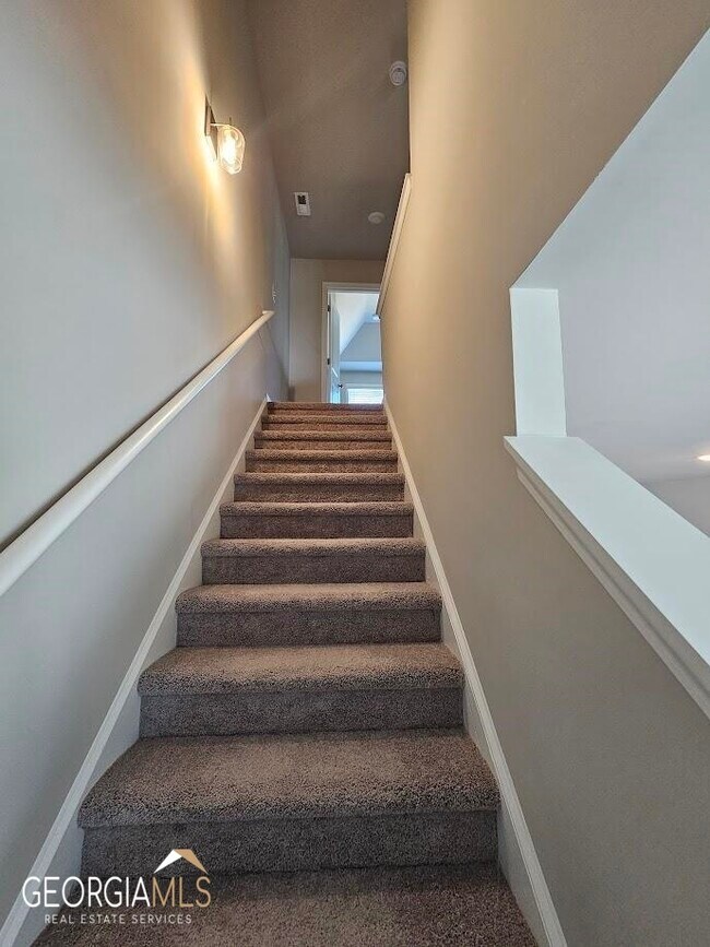 Building Photo - 6 Iron Dr