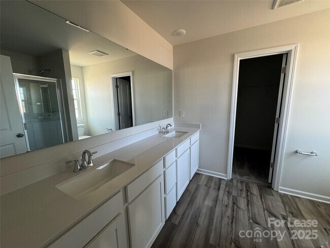 Building Photo - 193 Brentwood Dr