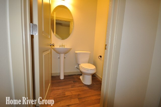 Building Photo - 1576 W Deer Crest St