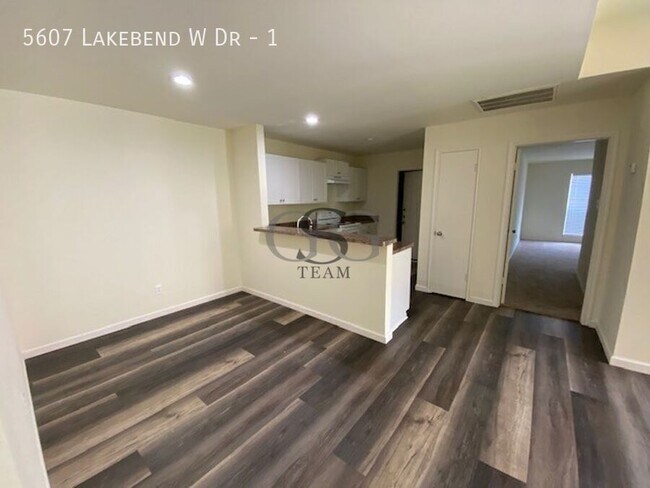 Building Photo - 5607 Lakebend W Dr