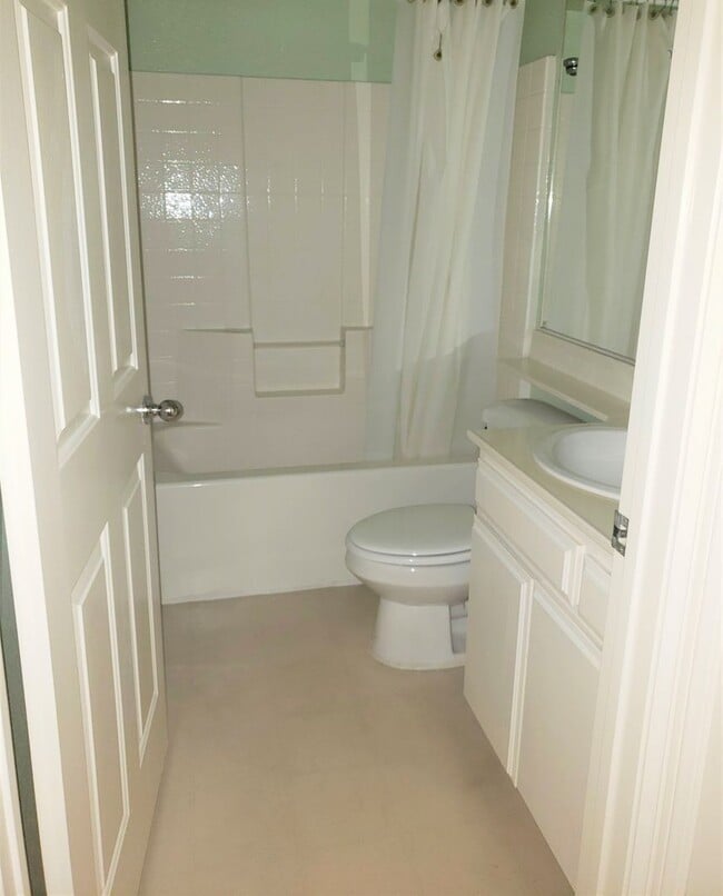 Building Photo - ***COMING SOON***SPACIOUS 4 BEDROOM | 3 BA...