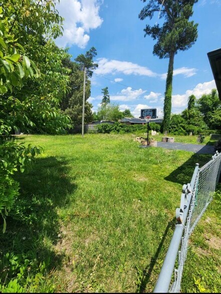 Building Photo - 509 Northampton Rd