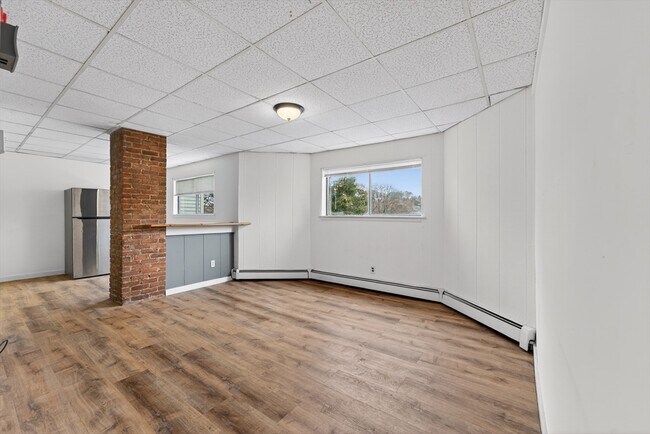 Building Photo - 42 Almont St