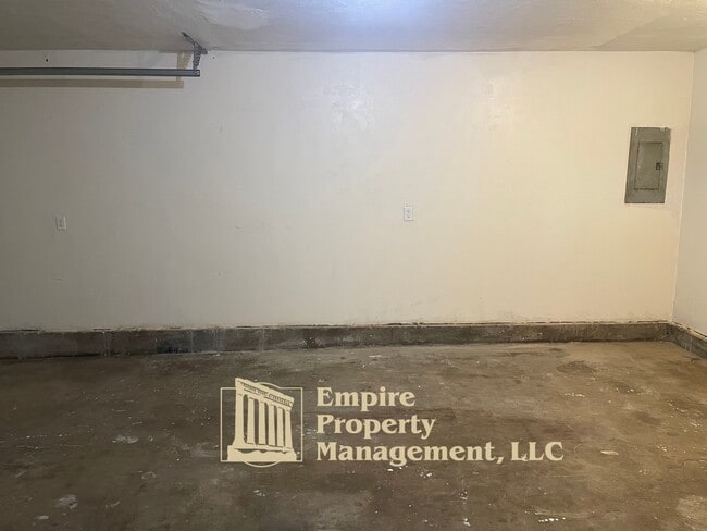 Building Photo - 3862 Pattison St