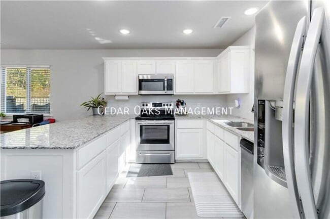 Building Photo - 645 Sugar Creek Rd