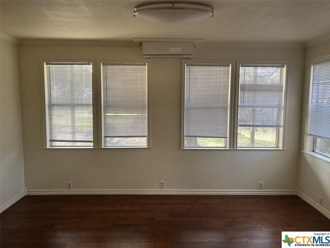 Building Photo - 230 Six Pines Rd