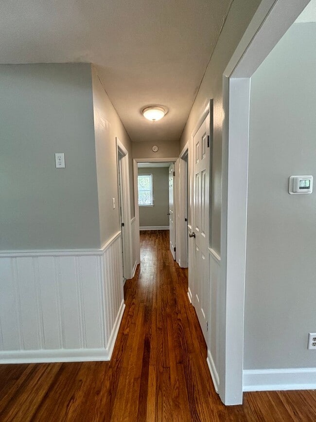 Building Photo - Eager to be in Northwoods? Check out Edgew...