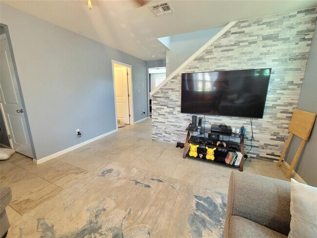 Building Photo - 127 Frasier Dr