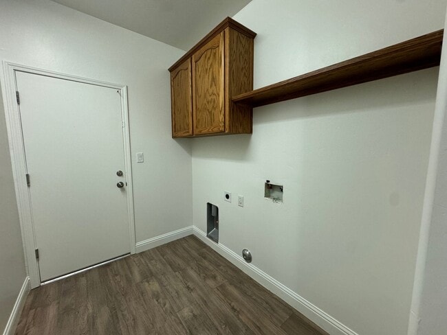 Building Photo - Beautiful 4 Bedroom in NW!