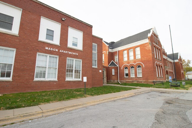 Building Photo - 1012 S 24th St