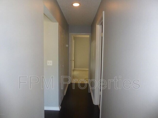 Building Photo - 10200 Belle Rive Blvd