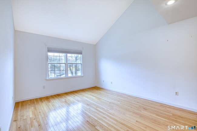 Building Photo - 51 Old Kings Hwy