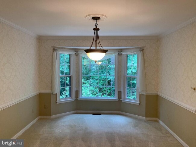 Building Photo - 2002 Admiral Dr