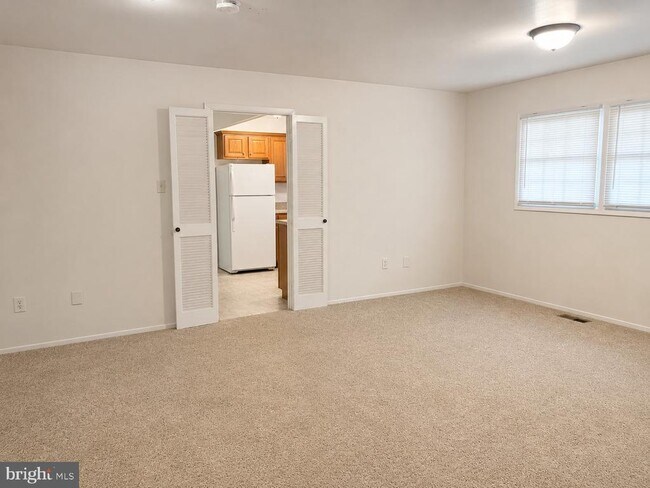 Building Photo - 2207 Hyson Pl