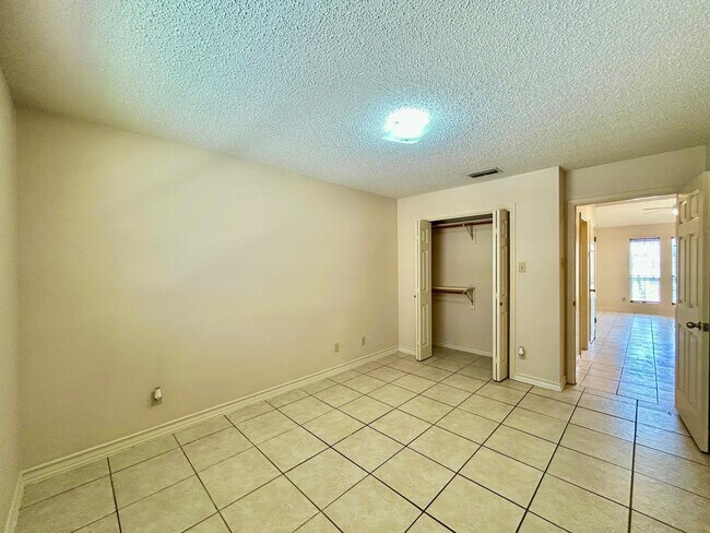 Building Photo - 201 Martingale