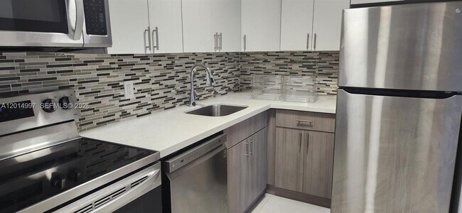 Building Photo - 7823 Miller Dr