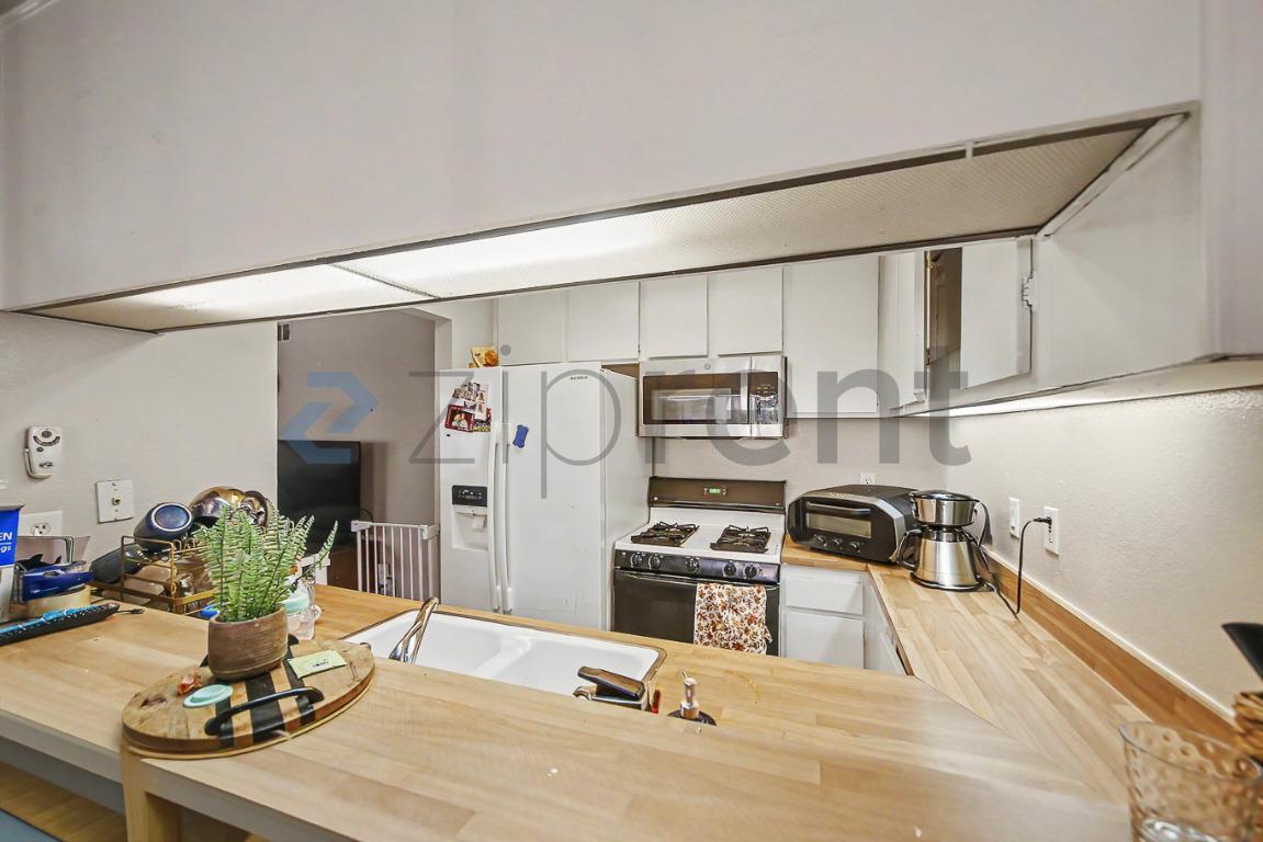 Building Photo - Unit 289