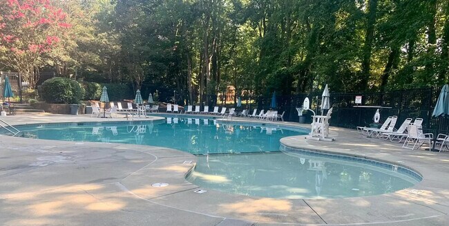 Building Photo - 107 Barbary Ct