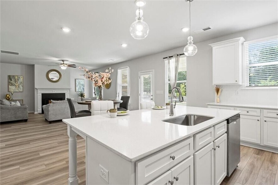 Building Photo - 213 Chiswick Lp