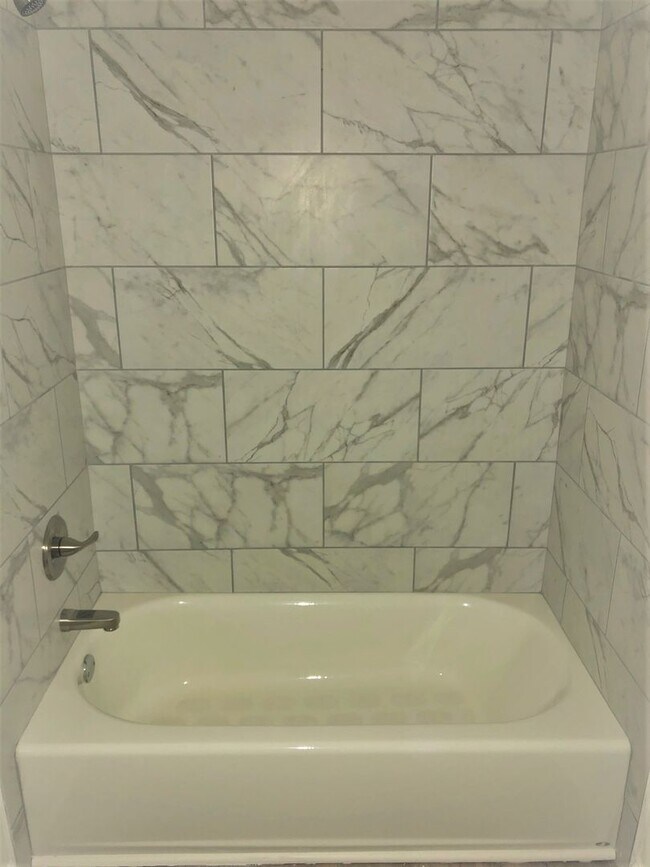 Building Photo - 2/2 Dolphin Villas Condo, Gulf Shores!