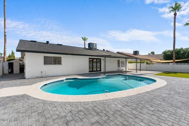 Building Photo - 8207 E Montebello Ave