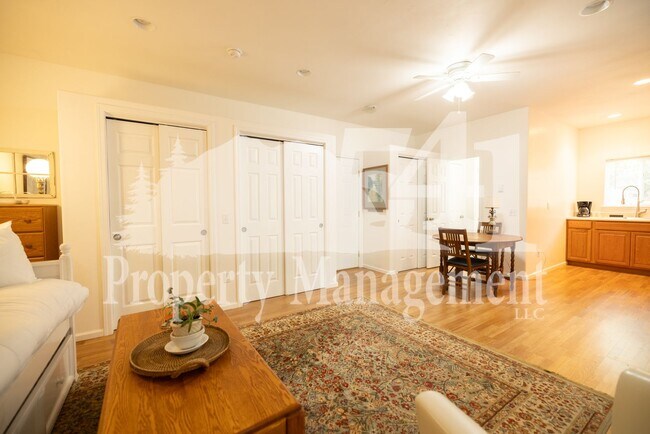 Building Photo - FURNISHED OR UNFURNISHED ADU STUDIO – In-Unit Laundry (Utilities Included)