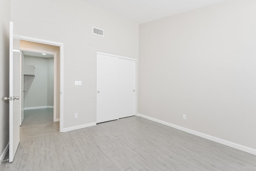 Building Photo - 8868 Hersey Way