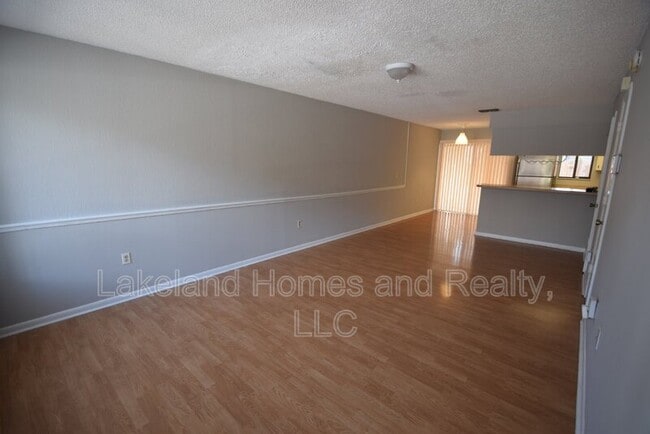 Building Photo - 450 Market Square E