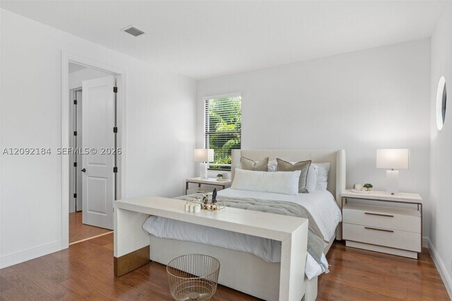 Building Photo - 9960 Bay Leaf Ct
