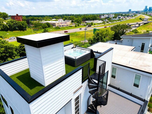 Building Photo - 48 Fern Ave