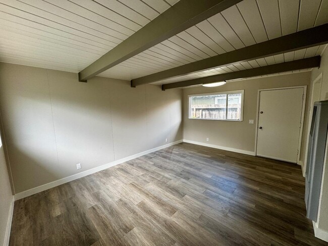 Building Photo - 2537 Alma St