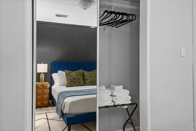 Building Photo - 4845 W 73rd Ave