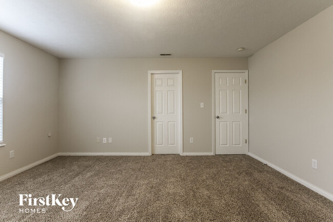 Building Photo - 6403 Pemboke Ct