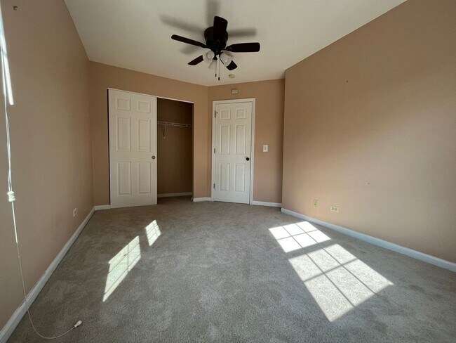 Building Photo - 4891 Turnberry Dr