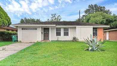 Building Photo - 9953 Mango St