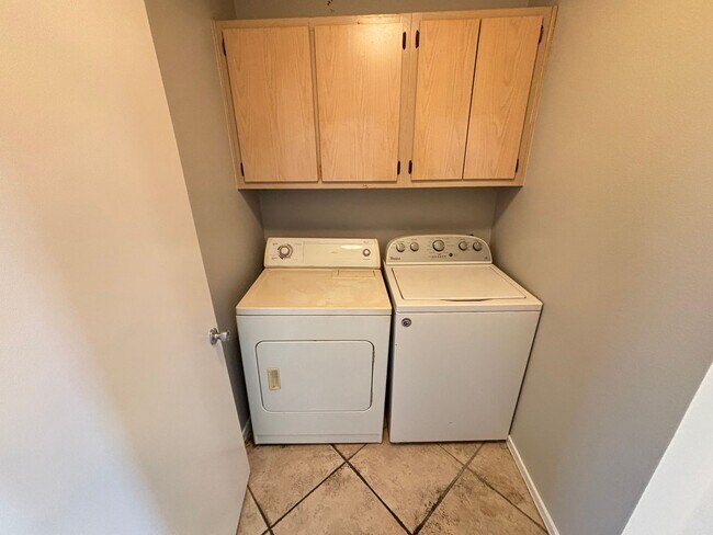 Building Photo - 6208 Yerba Ln