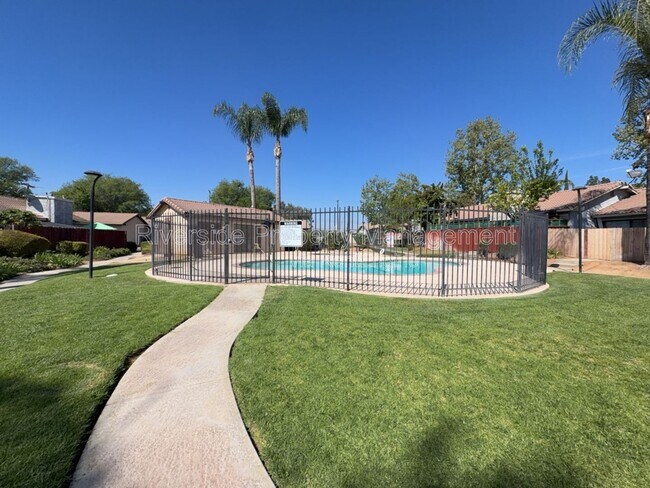 Building Photo - 9505 Arlington Ave