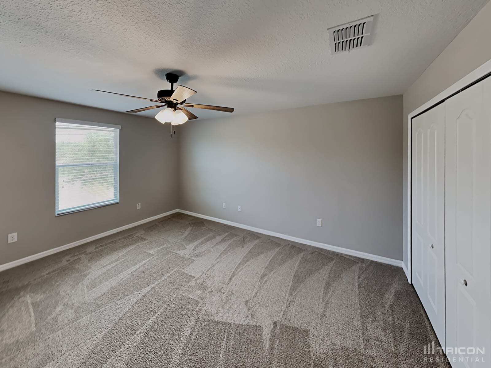 Building Photo - 13805 Newport Shores Dr