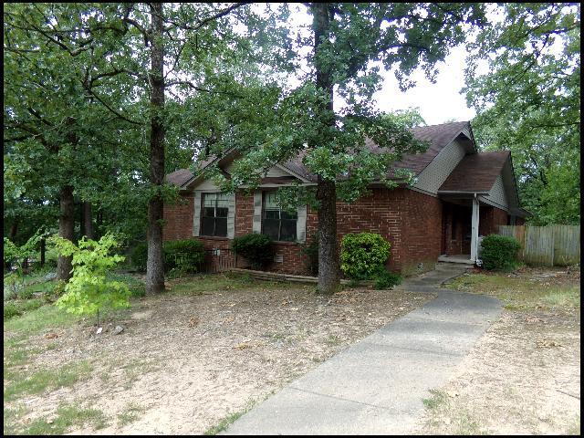 Building Photo - 14 Woodlore Cir