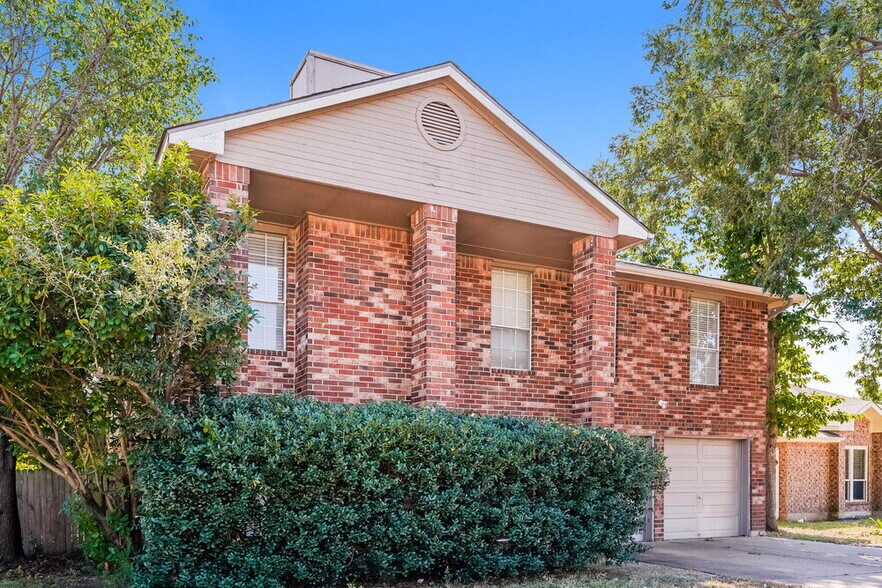 Building Photo - 2843 Red Oak Dr