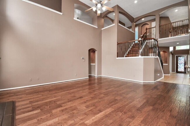 Building Photo - 2523 Sunstone Ln