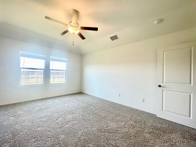 Building Photo - 217 Coventry Dr