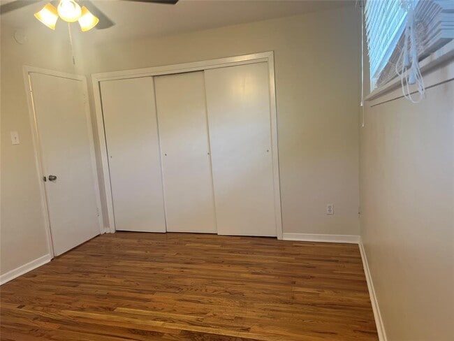 Building Photo - 907 Possum Trot St