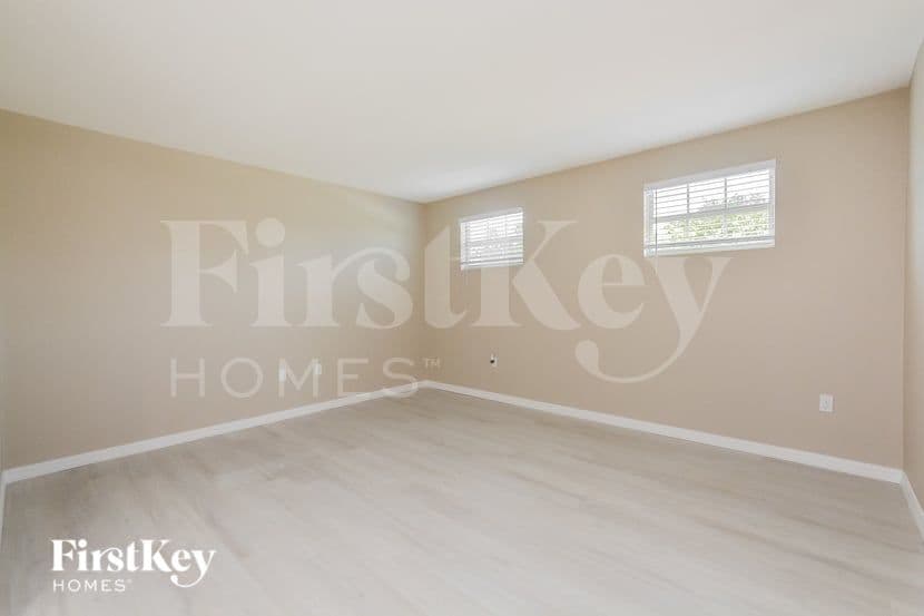 Building Photo - 109 8th St