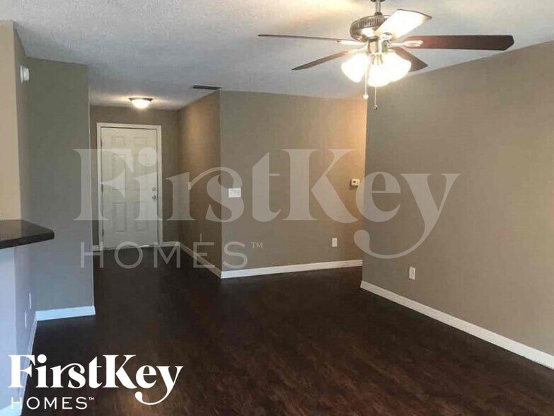 Building Photo - 455 Calhoun St