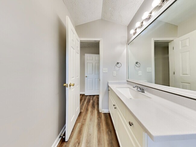 Building Photo - 200 Adam Cir